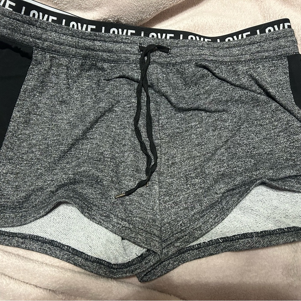 XL Rue21 Shorts - Picture 2 of 4